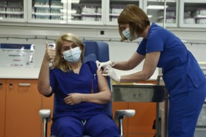 Γιάννα Νικολάου: Η Τρικαλινή νοσηλεύτρια που υπηρετεί σε ΜΕΘ Covid της Ολλανδίας - εικόνα 2