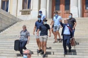 Χάρι Μαγκουάιρ: Πώς αντέδρασε μέσω instagram μετά την καταδίκη για τους τσαμπουκάδες στη Μύκονο - εικόνα 6