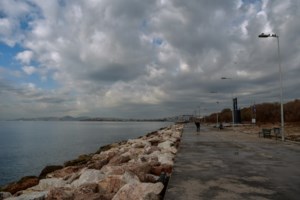 Απίστευτο επεισόδιο στον Βόλο: Γονείς άρπαξαν βρέφος από ασθενοφόρο για να μην μεταφερθεί σε νοσοκομείο