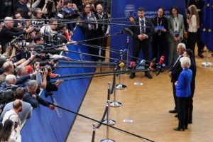 Δυσαρέσκεια Μακρόν για τη Σύνοδο της ΕΕ: "Κακή συζήτηση, πολύ πολιτικοποιημένη" μεταξύ Ευρωπαίων για τη μετανάστευση