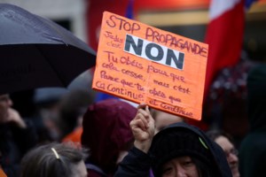 ​Γαλλία: Ποιοι είναι οι ανεμβολίαστοι Γάλλοι που ο Μακρόν θέλει να τους "την σπάσει"- Οι αδιάφοροι, οι απομονωμένοι και οι φτωχοί - εικόνα 4