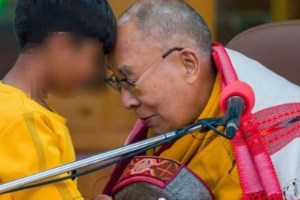 Ο Δαλάι Λάμα γιορτάζει τα 90α γενέθλιά του "ως ένας απλός βουδιστής μοναχός" και ονειρεύεται να ζήσει "άλλα 30 ή 40 χρόνια" - εικόνα 2