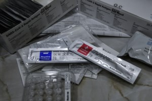 Σε εφαρμογή από τη Μ. Δευτέρα  τα υποχρεωτικά self test στο Δημόσιο - Ποιους υπαλλήλους αφορά και ποιοι εξαιρούνται - εικόνα 2