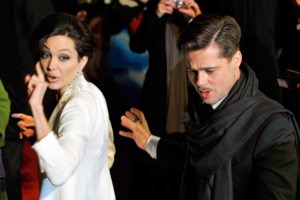 Ραγδαίες εξελίξεις στον πόλεμο Τζολί - Πιτ: Σφάζονται για το 'έβδομο παιδί' τους - εικόνα 9