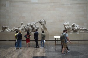 Δημόσια προτροπή Μητσοτάκη σε Τζόνσον: Η γενιά μας να επανενώσει τα Γλυπτά του Παρθενώνα