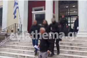 Πατροκτονία στην Εύβοια: Κλεισμένος στο σπίτι χωρίς τροφή για τρεις ημέρες ο σκύλος της οικογένειας - Ειδοποίησαν οι γείτονες - εικόνα 3