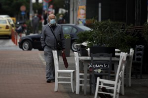 Κορονοϊός: Τα πρώτα καλά νέα με τη μείωση κρουσμάτων - Σταθερά υψηλοί οι αριθμοί θανάτων και διασωληνωμένων - εικόνα 3