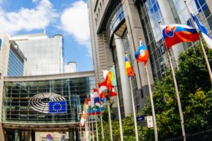 Τρολάρει ο Γερμανός ΥΠΟΙΚ: Ελπίζω πριν από το Πάσχα να έχουμε τη φώτιση