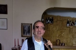 Ηράκλειο: "Νιώθω λυτρωμένος", λέει ο 15χρονος που τον βίαζε και τον εξέδιδε ο λυράρης - Απολογείται την Παρασκευή ο 66χρονος - εικόνα 2