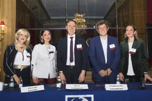 Μειώνονται οι χρεώσεις στις αναλήψεις μετρητών από διαφορετική τράπεζα - Για ποιες "κινήσεις" παραμένουν