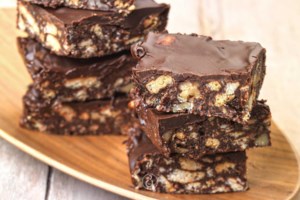 Πετρετζίκης: Πανεύκολη ανοιχτή σοκολατόπιτα, έτοιμη σε 20 λεπτά