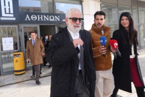 Νέα πρόκληση εισαγγελέα στη δίκη Φιλιππίδη: "Δεν έχετε ξανακούσει άντρα να την πέφτει άγρια σε γυναίκα;"