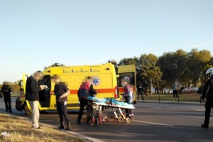 Τραγωδία στη Βούλα: Κόντρες φαίνεται πως έκαναν οι δύο μηχανές - Έτρεχαν δίπλα-δίπλα με μεγάλη ταχύτητα [εικόνες]