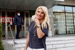 Ελένη Μενεγάκη: Ο Αγγελος Λάτσιος αποθεώνει τη μητέρα του - Το σχόλιο κάτω από φωτό της