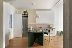 "Tακτοποίηση" αυθαιρέτων κατασκευών στις πιλοτές: Τι έκρινε η  Ολομέλεια του Συμβουλίου της Επικρατείας