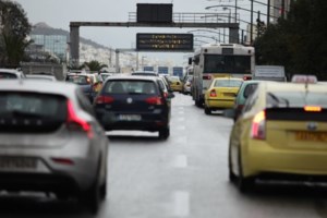 Ουρές χιλιομέτρων στον Κηφισό - Μποτιλιάρισμα και στην Αττική Οδό λόγω τροχαίου - εικόνα 2