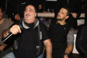 Ο Βέρτης είπε πως το χρήμα φέρνει 5 ευκολίες και χίλιες δυσκολίες και ο Τριαντάφυλλος τον έκραξε: "Ας τα δώσει στους φτωχούς"