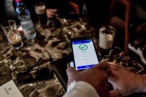 Παγώνη: Μέχρι το καλοκαίρι δεν πετάμε τις μάσκες - Πώς θα κάνουμε Πάσχα