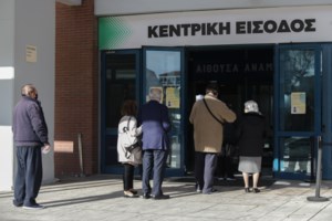 Σκέρτσος: Ενδεχόμενο εισόδου σε κλειστούς χώρους μόνο με 3η δόση