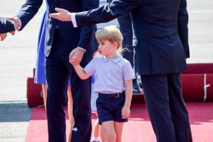 Πρίγκιπας Τζορτζ: "Κλώνος" του πατέρα του πρίγκιπα Γουίλιαμ στο νέο επίσημο πορτρέτο - εικόνα 15