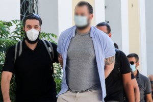 Εισβολή στο Εφετείο: Προφυλακιστέος ο 34χρονος πρώην παίκτης ριάλιτι - Οδηγήθηκε στο ψυχιατρείο του Κορυδαλλού - εικόνα 4