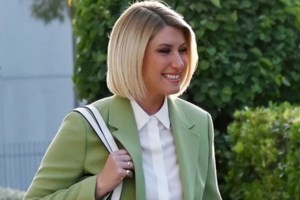 Σία Κοσιώνη: Αποχαιρέτησε το 2023 αγκαλιά με τον Κώστα Μπακογιάννη στο Καρπενήσι [Εικόνα]