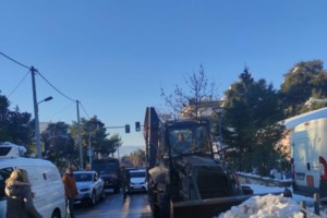 Κακοκαιρία Ελπίδα-Δήμαρχος Παλλήνης: Τεράστιος ο όγκος χιονιού δεν υπάρχει δυνατότητα να μεταφερθεί