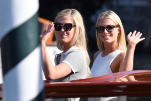 Ημίγυμνη στη Βενετία: Οι σέξι εμφανίσεις της Κέιτ Χάντσον που έβαλαν φωτιά στο κόκκινο χαλί - εικόνα 10