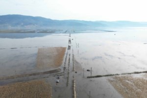 Λάρισα: Εκκένωση δύο πολυκατοικιών ζήτησε η Πολεοδομία - Υποχώρησαν τα θεμέλια από τις πλημμύρες