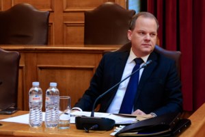 Εξεταστική για τα Τέμπη: Σκληρή κόντρα Καραμανλή-Κόκκαλη - "Παίζετε πολιτικό θέατρο – Είστε πολιτικός ψεύτης" [βίντεο]