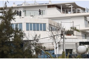 Γλυφάδα: "Αυτό που συνέβη ξεπερνά τη μυθική κόλαση, η Μαρία Καρνέσση βοηθούσε κόσμο", λέει ο γιατρός της οικογένειας