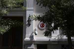 Ο Τσίπρας τσούγκρισε αυγά με ναύτες στον Ναύσταθμο Κέρκυρας - "Τι γίνεται, τα τζούφια μου δίνετε;" [εικόνες-βίντεο]