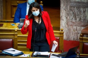 Ζέτα Μακρή για τον βιασμό της 12χρονης: Έλειπε 70 ημέρες από το σχολείο της