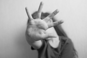 ΗΠΑ: Ένας άντρας επιτέθηκε σε μία κοπέλα στο γυμναστήριο για να τη βιάσει και… έφαγε της χρονιάς του [Βίντεο]