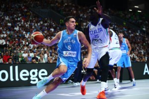 Αφιέρωμα της FIBA στον Γιάννη Αντετοκούνμπο: Ο απόλυτος φόβος των αντιπάλων και ο σεβασμός των αστέρων του μπάσκετ - εικόνα 4