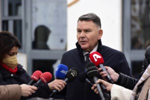 Έξαλλος ο Κούγιας με δημοσιογράφο για την Πισπιρίγκου: "Αντί να στρώσετε τον πισινό σας..."