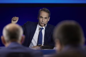 ΠΑΣΟΚ για Μητσοτάκη: Σε λίγο θα μας πει ότι εμείς βάλαμε την ΕΥΠ να μας παρακολουθεί