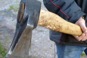 Βόλος: Στον εισαγγελέα οι μαθητές που έριξαν βεγγαλικό σε καθηγήτρια μέσα στην αίθουσα - εικόνα 2