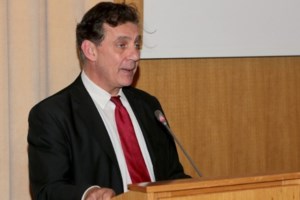 Παγώνη για ασανσέρ: Για πόση ώρα παραμένει ο κορονοϊός αν κάποιος φτερνιστεί - εικόνα 2