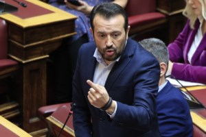 Πολιτική όξυνση: Παραίτηση Μητσοτάκη και εκλογές ζητά ο ΣΥΡΙΖΑ -"Υπονομευτής του Πολιτεύματος ο Κασσελάκης" απαντά ο Μαρινάκης