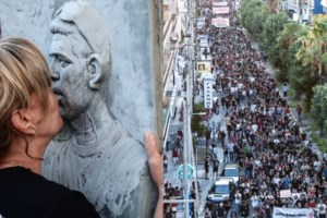 Παύλος Φύσσας: Συγκίνησε η μητέρα του, Μάγδα - "Μακάρι να ήμουν εγώ εκεί και να έτρωγα το μαχαίρι"