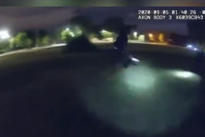 Οργή στις ΗΠΑ: Δολοφονία 47χρονου άοπλου Αφροαμερικανού από λευκό αστυνομικό - Σοκαριστικό βίντεο - εικόνα 3