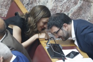 ΣΥΡΙΖΑ: Αντίστροφη μέτρηση  για τις σημερινές ανακοινώσεις Τσακαλώτου - Ποιοι θα είναι μαζί του στου Ψυρρή