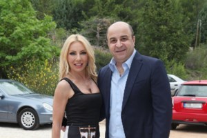 Μάρκος Σεφερλής: Ο γιατρός τού απαγόρευσε να φοράει τακούνια- Ακύρωσε τις παραστάσεις του "Τούτσι" - εικόνα 4