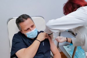 Κορονοϊός: Ανοίγει τη Δευτέρα η πλατφόρμα emvolio.gov.gr για τους άνω των 85 ετών - εικόνα 2