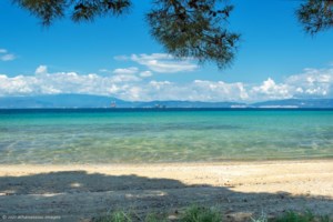 "Γαλάζια Σημαία": Οι 12 πολύ γνωστές παραλίες που χάνουν το βραβείο τους - Τι ισχύει για την ποιότητα του νερού