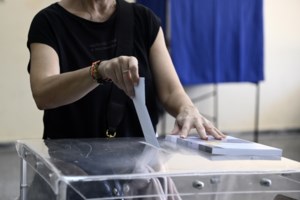 Γιατί η Νέα Δημοκρατία "χαίρεται" που ανεβαίνει το ΠΑΣΟΚ στις δημοσκοπήσεις