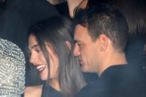 Πήρε πτυχίο η Μελίνα Νικολαΐδη: Συγκινημένη η Δέσποινα Βανδή, στο πλευρό της ο Βασίλης Μπισμπίκης [εικόνες] - εικόνα 4