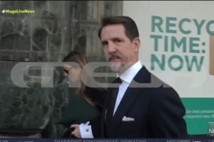 Μνημόσυνο τέως βασιλιά Κωνσταντίνου: Ποιοι πήγαν στη Μητρόπολη - Χειροκροτήματα για την αδελφή του Σοφία [βίντεο] - εικόνα 8