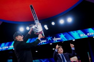 Χάκερ εξευτέλισαν τον Τραμπ μέσα σε υπουργείο του- "Γλείφει και χαϊδεύει τα πόδια του Μασκ- Ζήτω ο πραγματικός βασιλιάς"